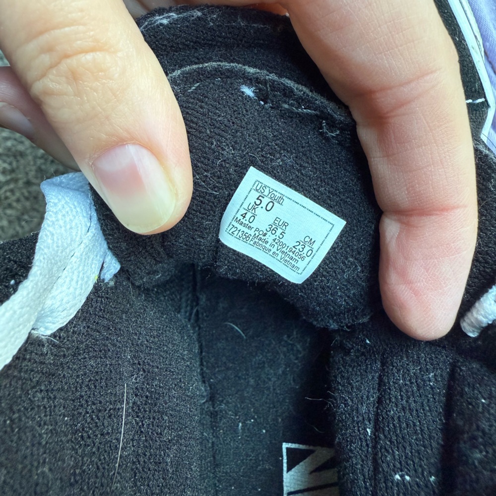 Vans - Picture 4 of 4